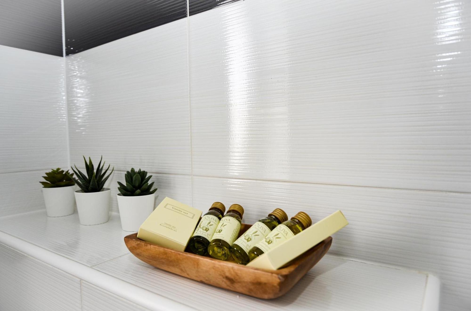 Family Friendly Apartments With A Swimming Pool Povljana, Pag - 244 Habitación foto