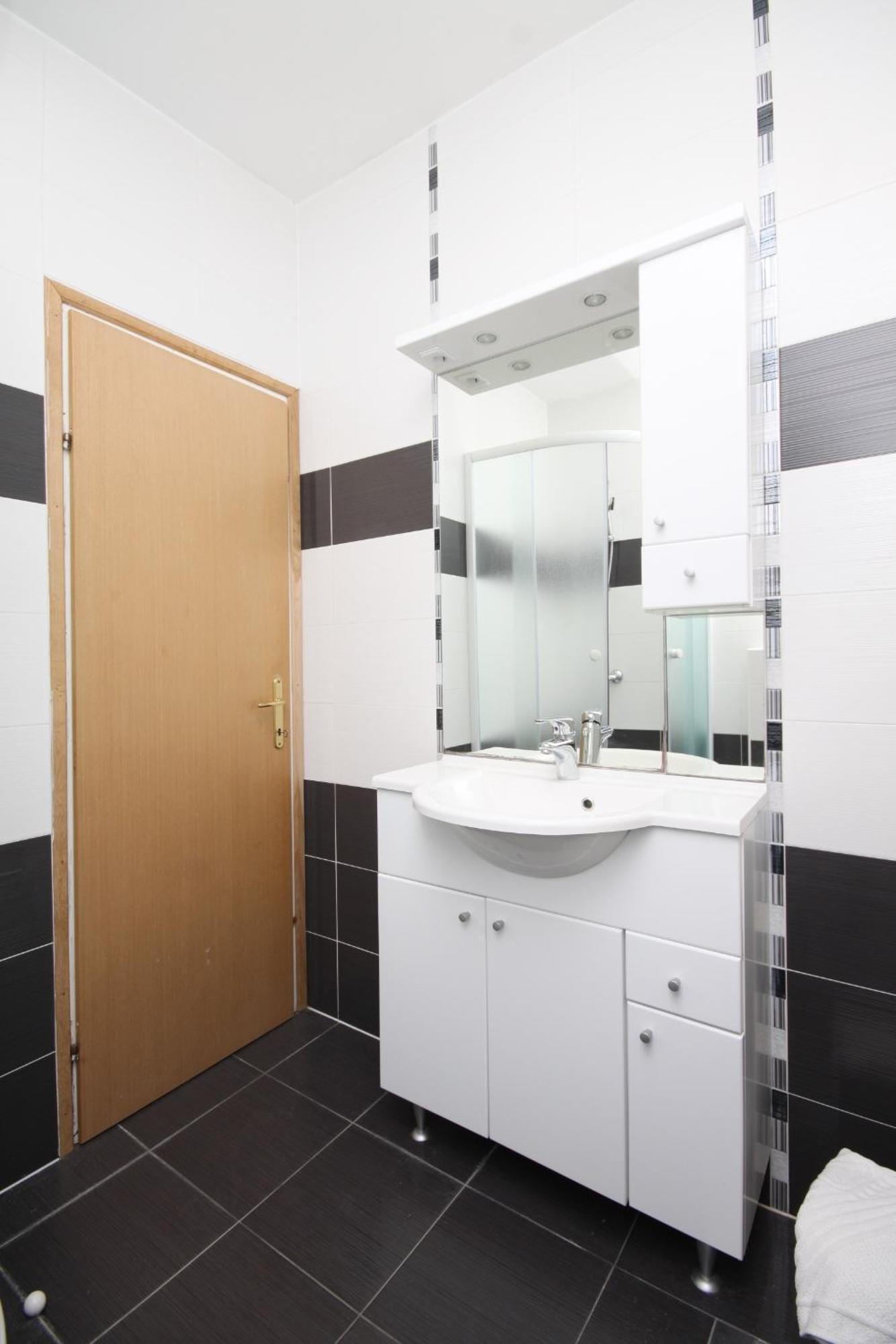 Family Friendly Apartments With A Swimming Pool Povljana, Pag - 244 Habitación foto